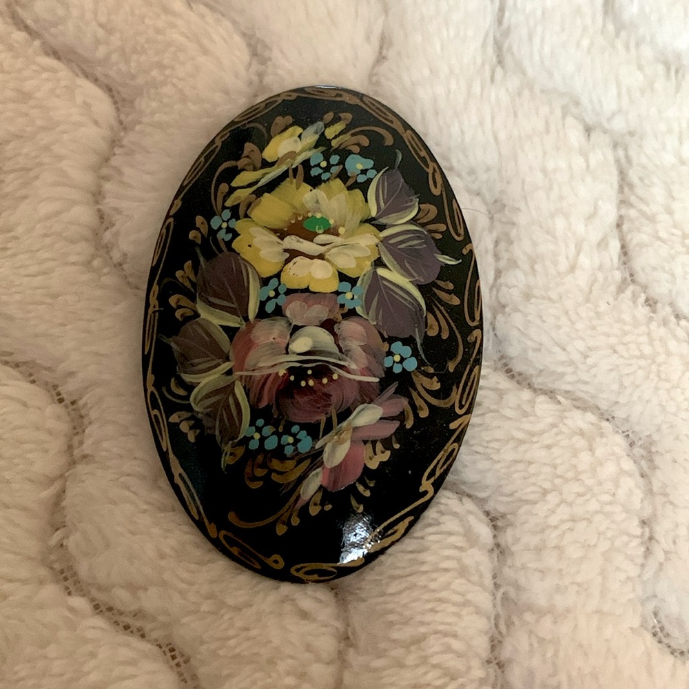 Beautifully hand-painted Floral lacquered brooch.🌸🌺💐🎨